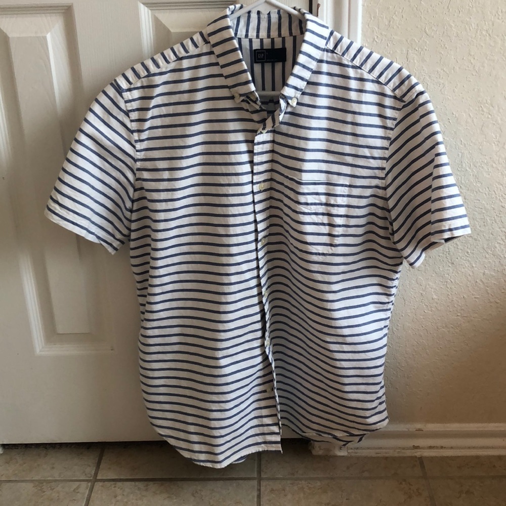 BUNDLE! (4)Men’s Gap ButtonUp Short-Sleeved Shirts - Picture 3 of 4